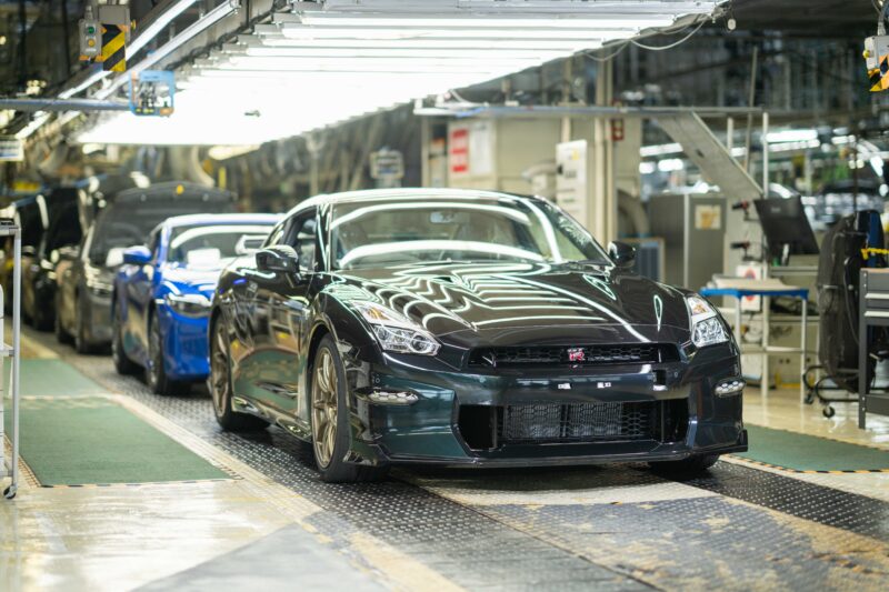 日産R35 GT-R 最終生産車のオフライン式を栃木工場で開催 最後の一台は国内へ