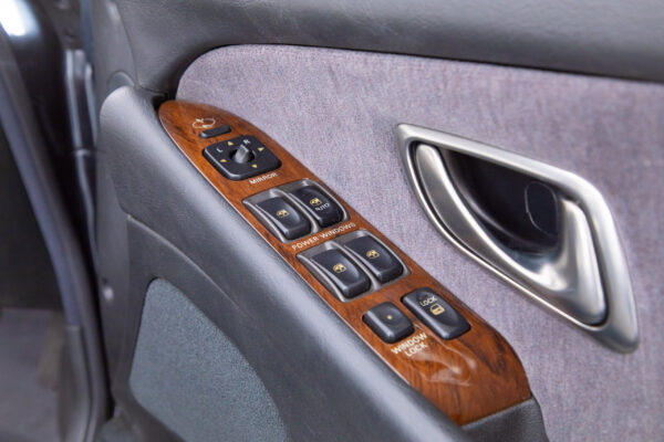 ディアマンテ 2.5 25 エスパーダ 4WD