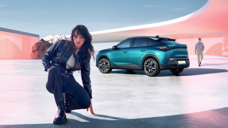 プジョー3008　流麗なエクステリアが特徴のSUV　BEVも追って登場