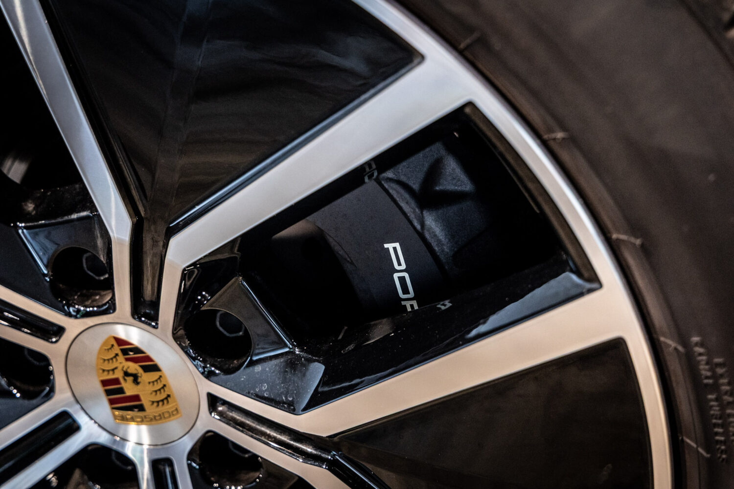 カイエンクーペ Eハイブリッド Tip-S 4WD
