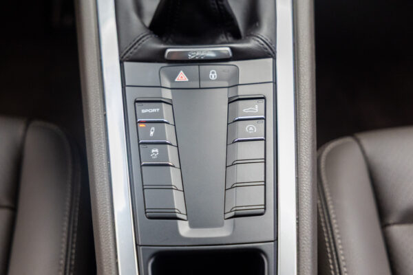 911 カレラ 左H 7MT