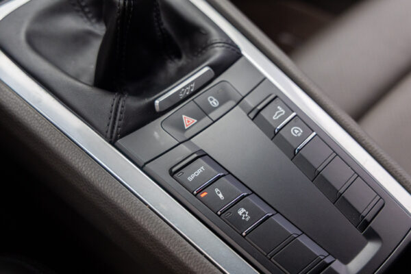 911 カレラ 左H 7MT