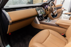 レンジローバー オートバイオグラフィー 3.0L D300 SWB 4WD