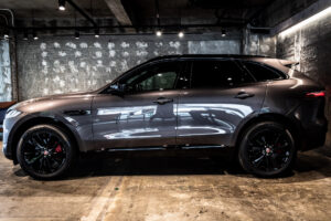 Fペイス Rダイナミック ブラック 2.0L D200 ディーゼル 4WD