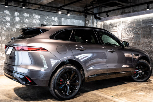 Fペイス Rダイナミック ブラック 2.0L D200 ディーゼル 4WD