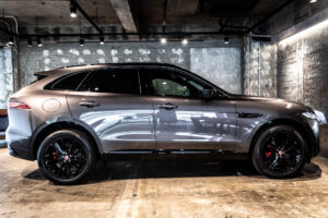 Fペイス Rダイナミック ブラック 2.0L D200 ディーゼル 4WD