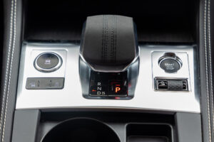 Fペイス Rダイナミック ブラック 2.0L D200 ディーゼル 4WD