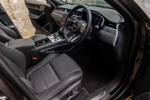 Fペイス Rダイナミック ブラック 2.0L D200 ディーゼル 4WD