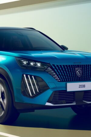 最新デザインと技術を凝縮　プジョー2008GTハイブリッド　サイズ以上の存在感