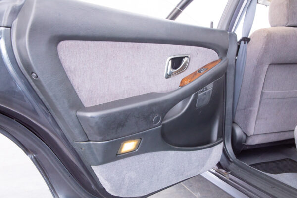 ディアマンテ 2.5 25 エスパーダ 4WD