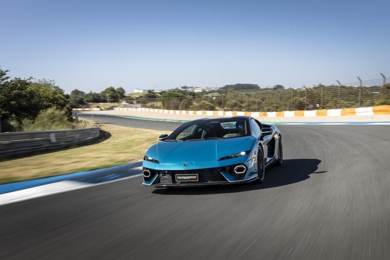 V8は1万rpmまで到達　ランボルギーニ・テメラリオ　圧巻のパフォーマンスを披露