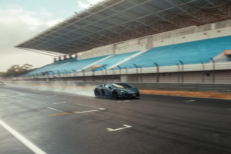 V8は1万rpmまで到達　ランボルギーニ・テメラリオ　圧巻のパフォーマンスを披露