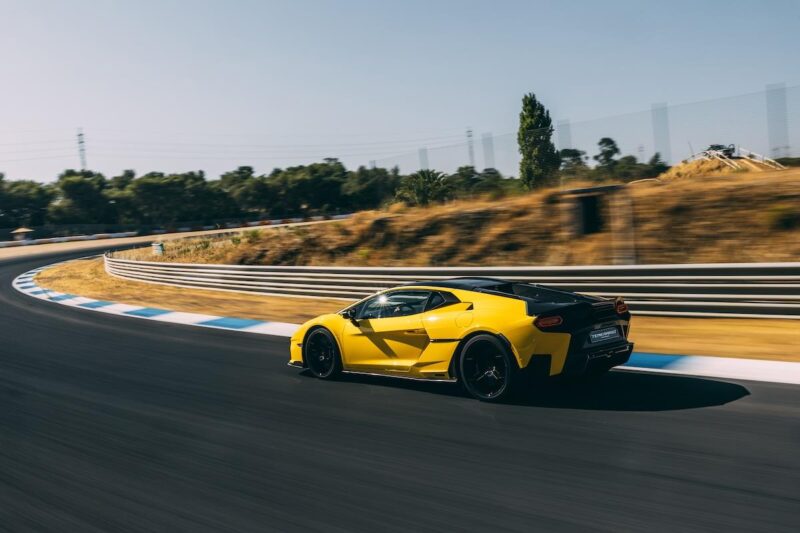 V8は1万rpmまで到達　ランボルギーニ・テメラリオ　圧巻のパフォーマンスを披露