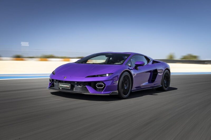 V8は1万rpmまで到達　ランボルギーニ・テメラリオ　圧巻のパフォーマンスを披露