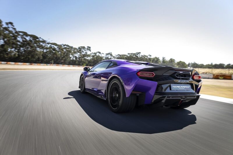 V8は1万rpmまで到達　ランボルギーニ・テメラリオ　圧巻のパフォーマンスを披露