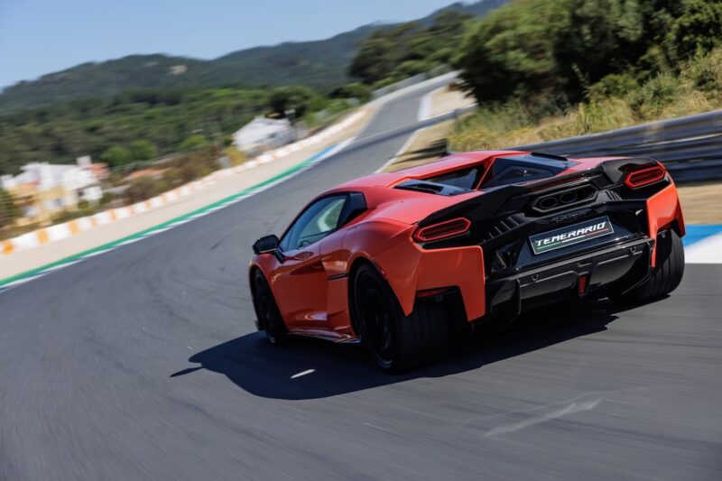 V8は1万rpmまで到達　ランボルギーニ・テメラリオ　圧巻のパフォーマンスを披露