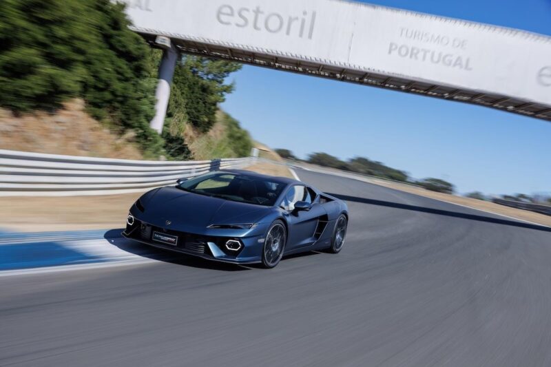 V8は1万rpmまで到達　ランボルギーニ・テメラリオ　圧巻のパフォーマンスを披露