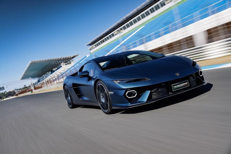 V8は1万rpmまで到達　ランボルギーニ・テメラリオ　圧巻のパフォーマンスを披露