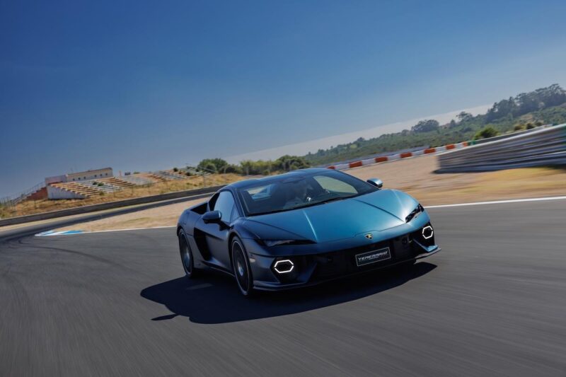 V8は1万rpmまで到達　ランボルギーニ・テメラリオ　圧巻のパフォーマンスを披露