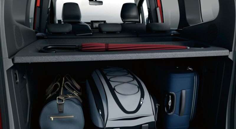 新しいエンブレムを纏う　ルノー・カングー　全モデル同色バンパーの単一グレードへ