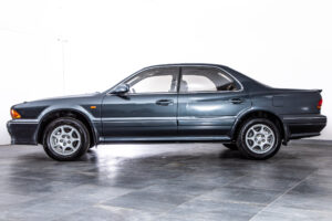 三菱 ディアマンテ 2.5 25 エスパーダ 4WD