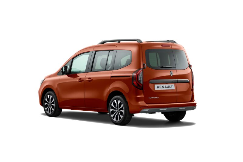 新しいエンブレムを纏う　ルノー・カングー　全モデル同色バンパーの単一グレードへ