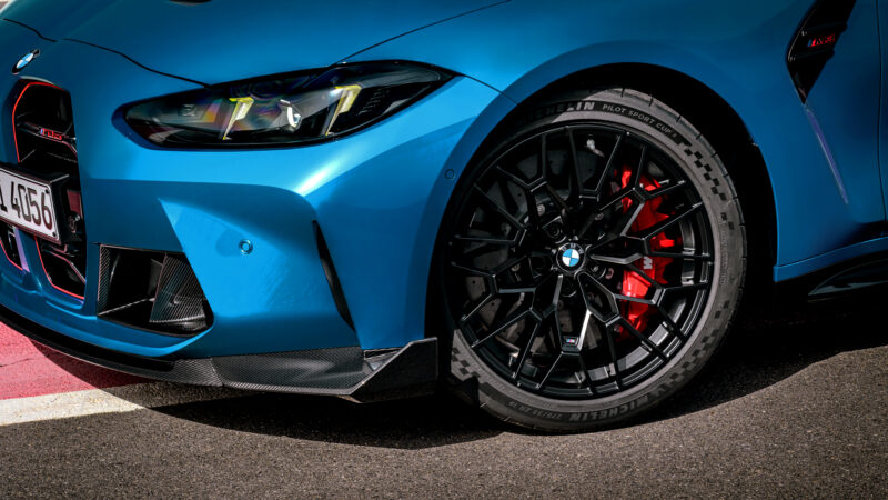 日本国内30台限定　BMW M3 CSツーリング　レースシーンと日常の共存