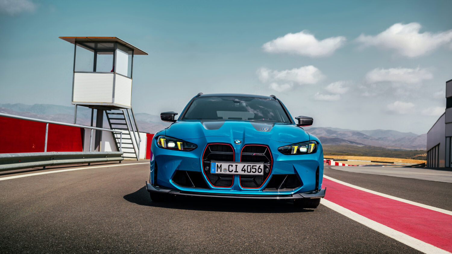 日本国内30台限定　BMW M3 CSツーリング　レースシーンと日常の共存