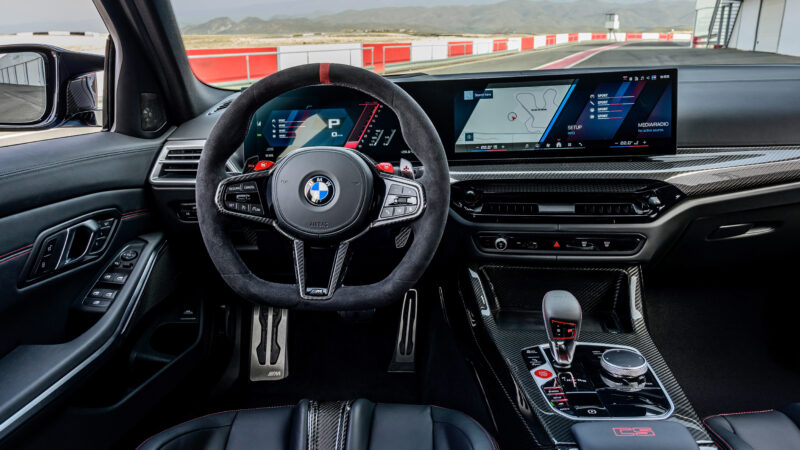 日本国内30台限定　BMW M3 CSツーリング　レースシーンと日常の共存