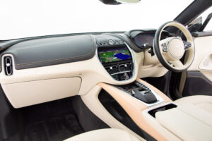 アストンマーティン DBX 4.0 4WD