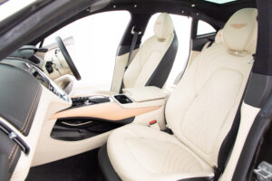 アストンマーティン DBX 4.0 4WD