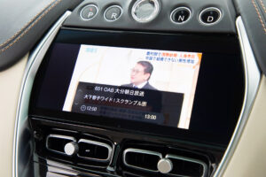 アストンマーティン DBX 4.0 4WD