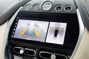 アストンマーティン DBX 4.0 4WD