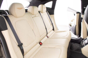 アストンマーティン DBX 4.0 4WD