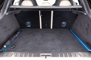 アストンマーティン DBX 4.0 4WD