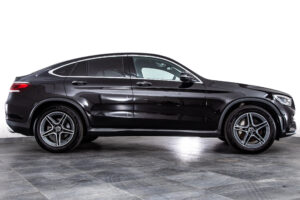 メルセデス・ベンツ GLCクーペ 220 d 4マチック AMGライン 4WD