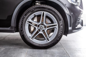 メルセデス・ベンツ GLCクーペ 220 d 4マチック AMGライン 4WD