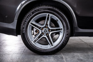 メルセデス・ベンツ GLCクーペ 220 d 4マチック AMGライン 4WD