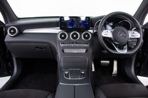 メルセデス・ベンツ GLCクーペ 220 d 4マチック AMGライン 4WD