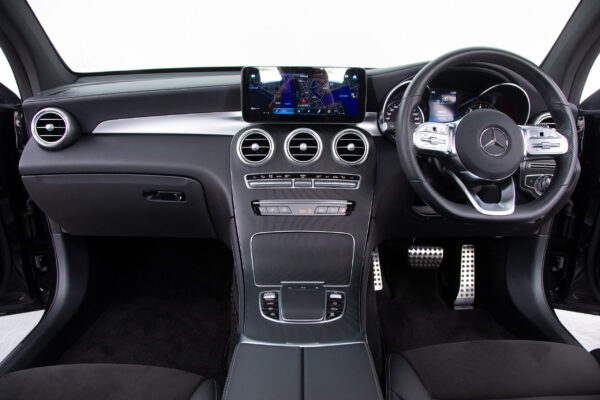 GLCクーペ 220 d 4マチック AMGライン 4WD