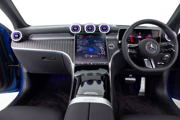 GLC220d 4マチック (ISG搭載モデル) AMGラインパッケージ