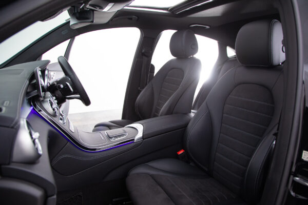 GLCクーペ 220 d 4マチック AMGライン 4WD