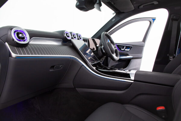 GLC220d 4マチック (ISG搭載モデル) AMGラインパッケージ