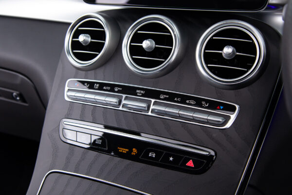 GLCクーペ 220 d 4マチック AMGライン 4WD