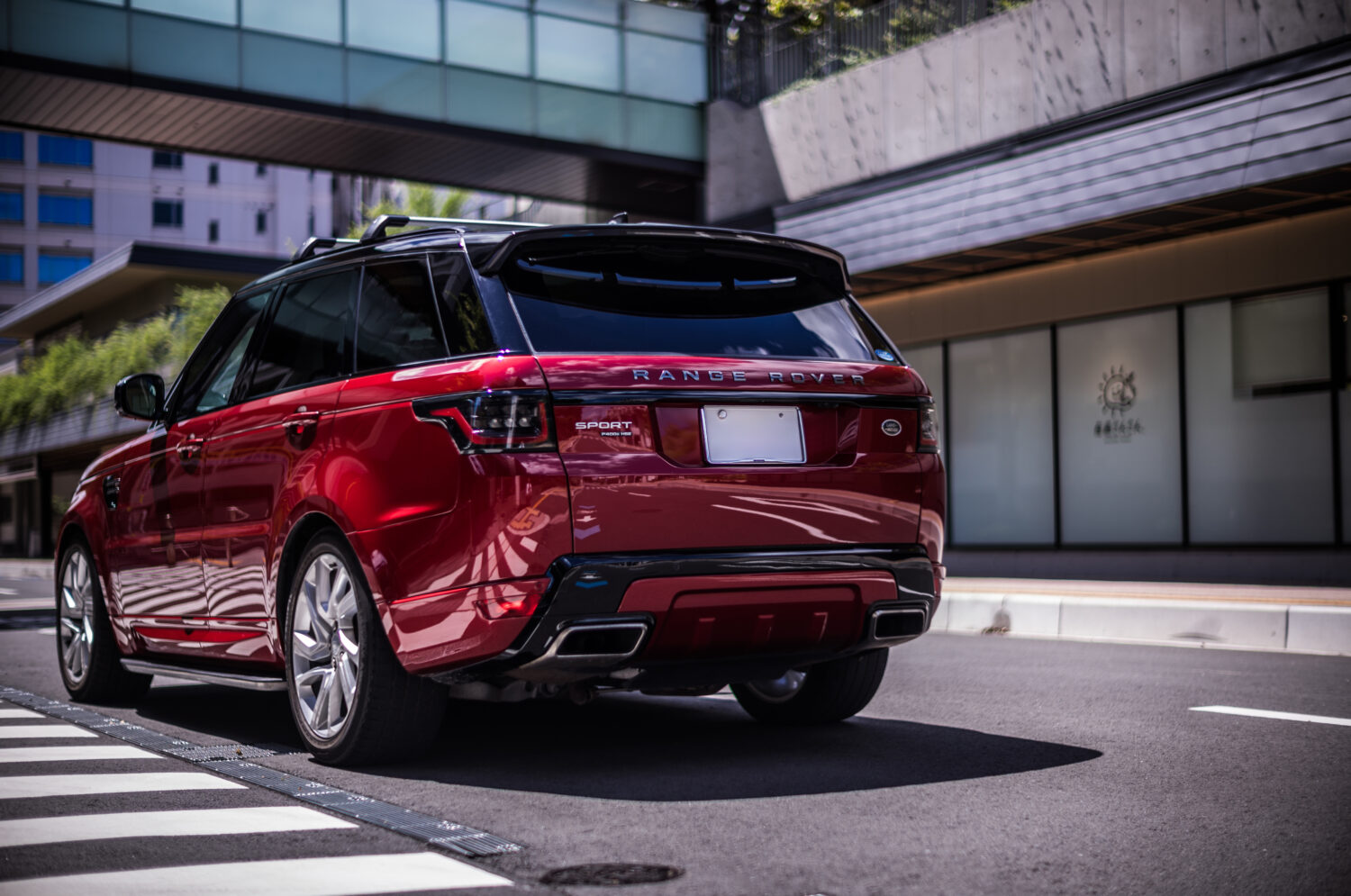 レンジローバースポーツPHEV（4WD/8AT）静寂がもたらす新境地