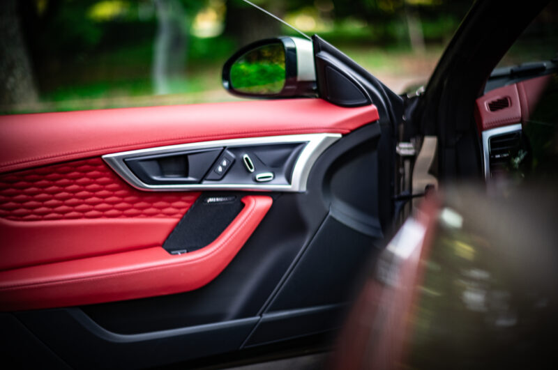 ジャガー・Fタイプ 75 P450（2022）大人になったV8