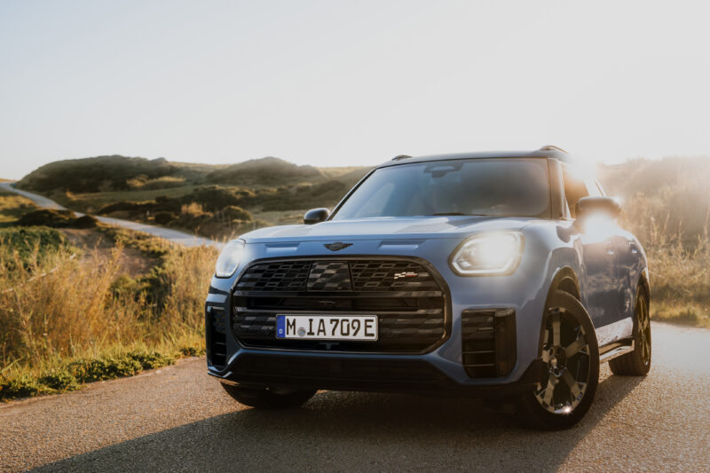 カントリーマンDをベースに200台限定 ミニ・カントリーマン・スレート・ブルー