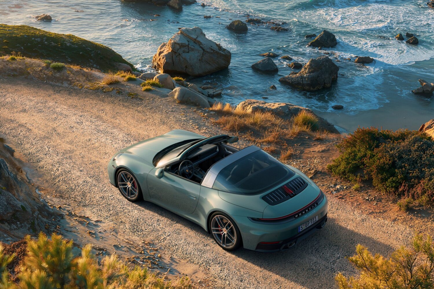 4WDモデルが3種追加 ポルシェ911 標準装備も先代比で大幅にグレード