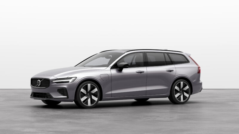 ボルボV60/クロスカントリー　仕様と価格一部変更　安全面とインターフェイス刷新