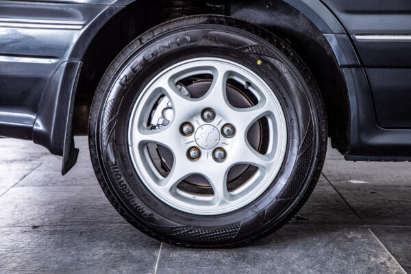 ディアマンテ 2.5 25 エスパーダ 4WD